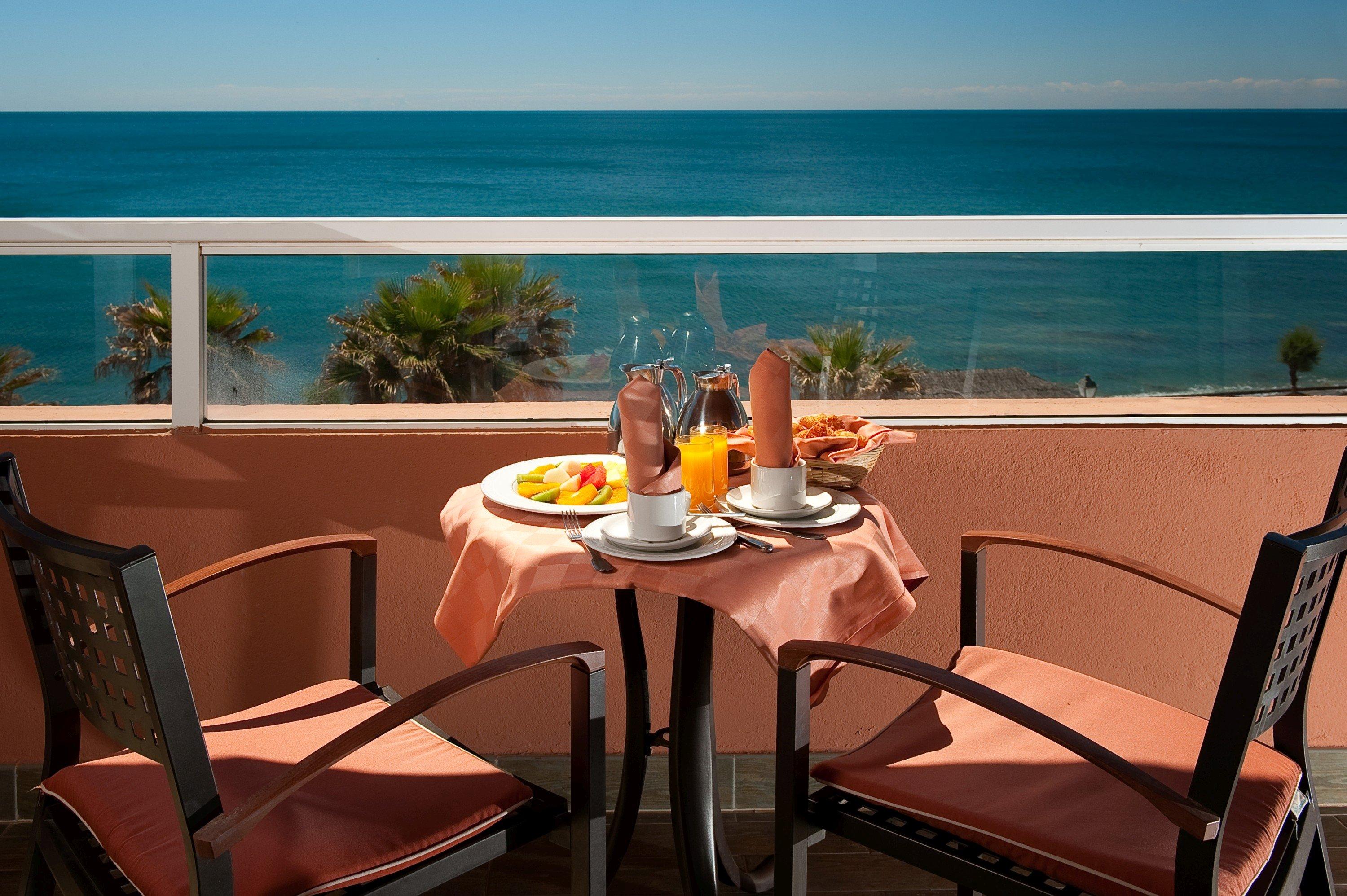 Elba Estepona Gran Hotel & Thalasso Spa Bagian luar foto A balcony at the hotel