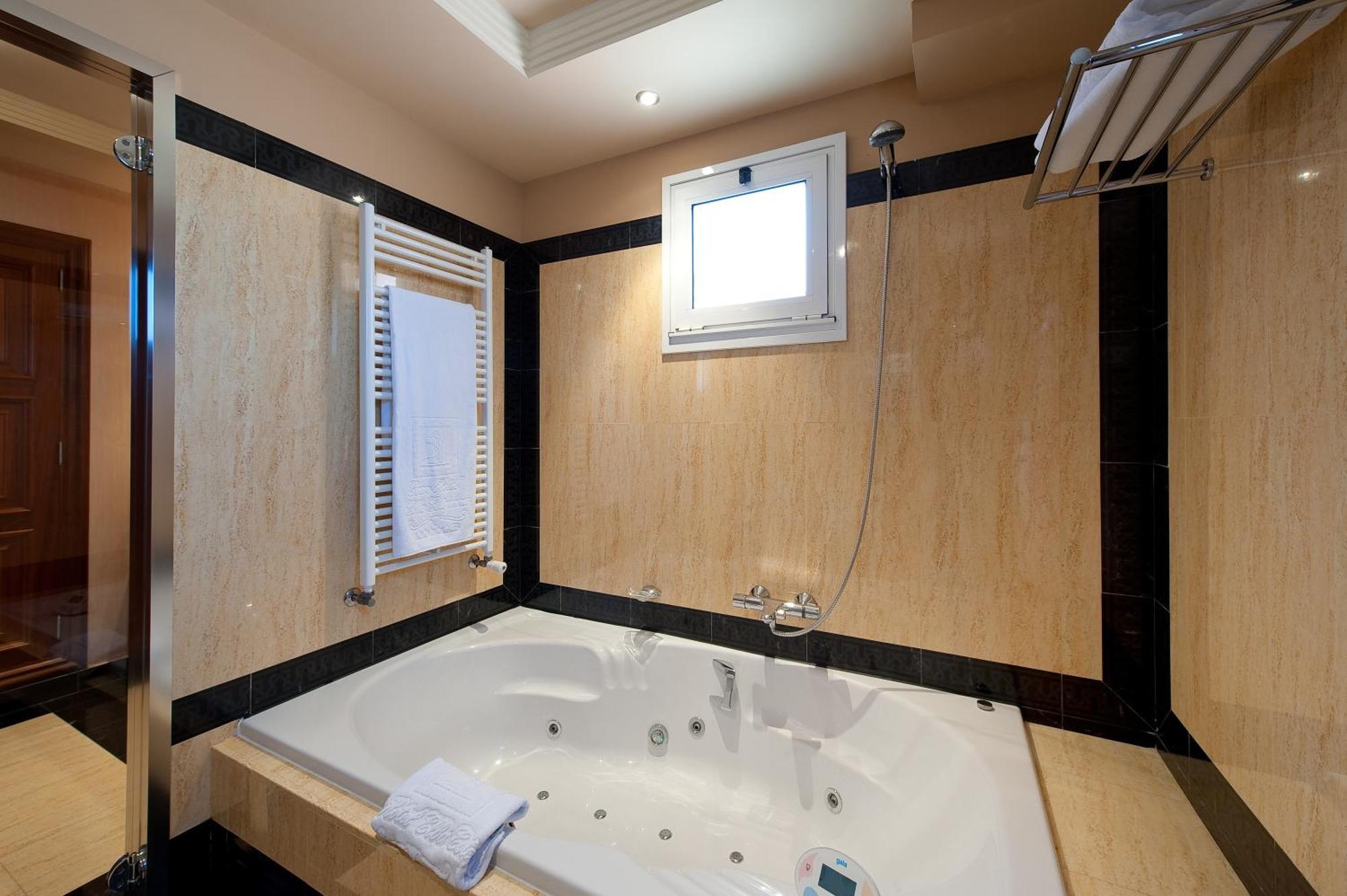 Elba Estepona Gran Hotel & Thalasso Spa Bagian luar foto