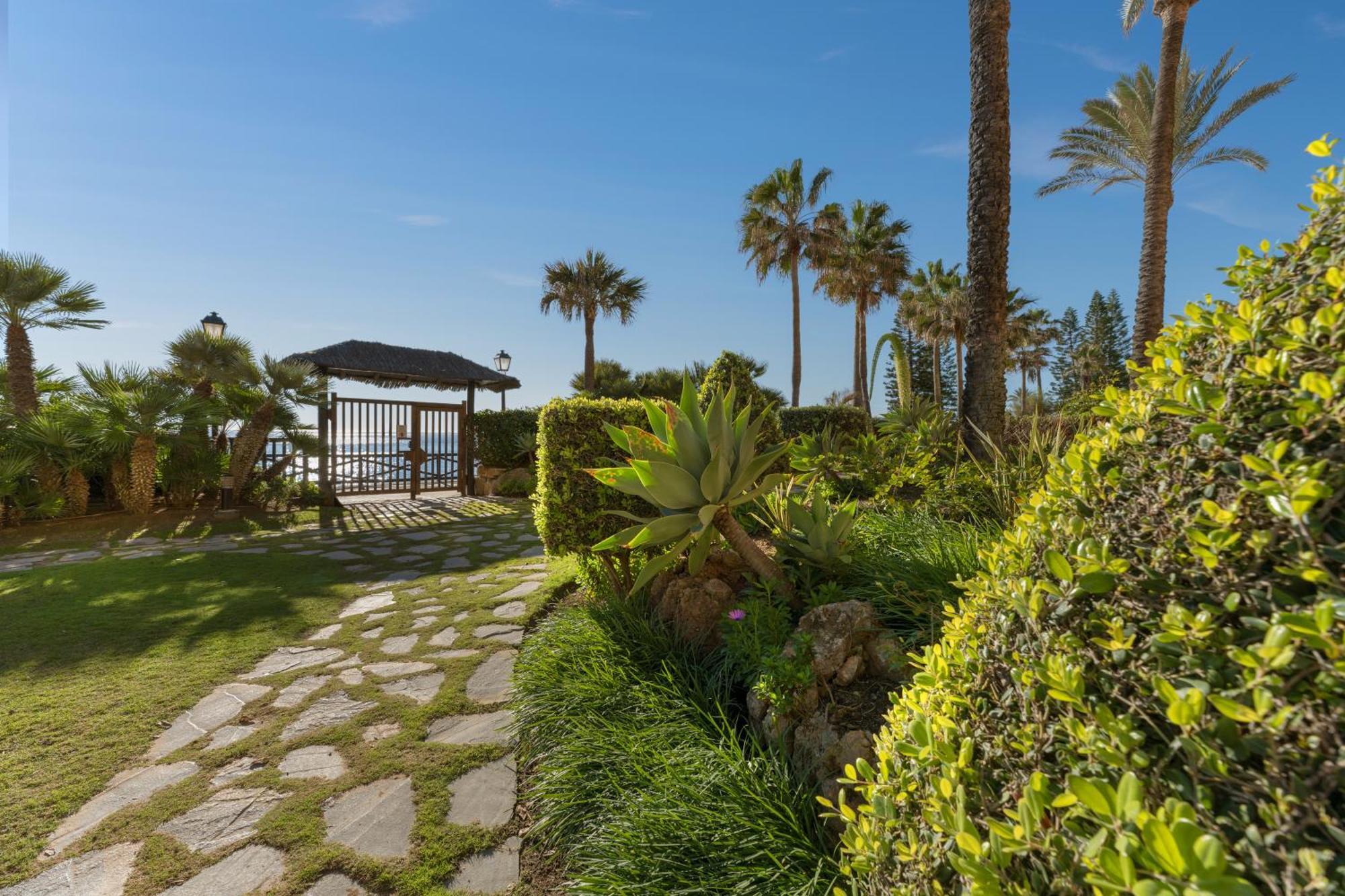 Elba Estepona Gran Hotel & Thalasso Spa Bagian luar foto
