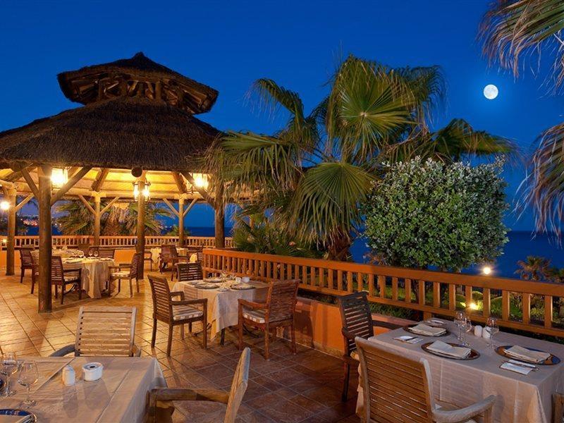 Elba Estepona Gran Hotel & Thalasso Spa Bagian luar foto The resort's restaurant